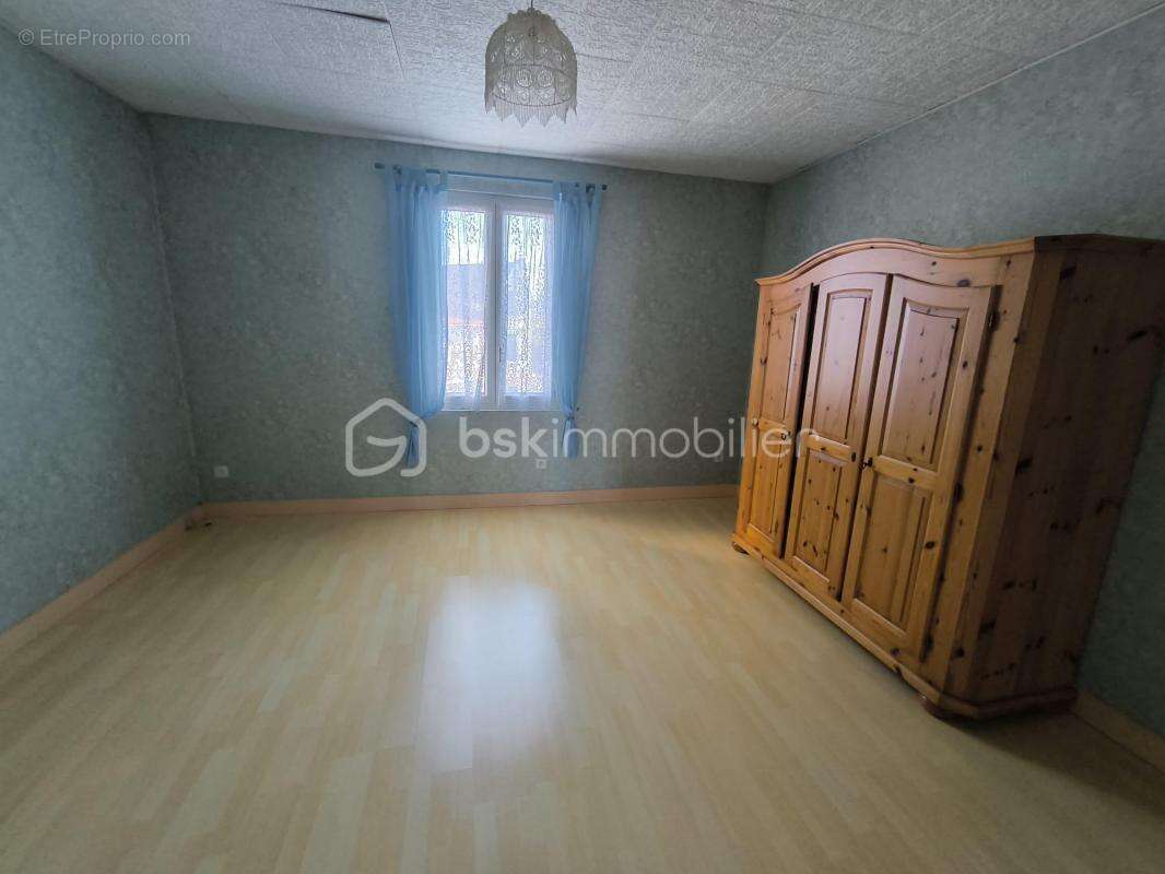 Maison à SAINT-JUNIEN