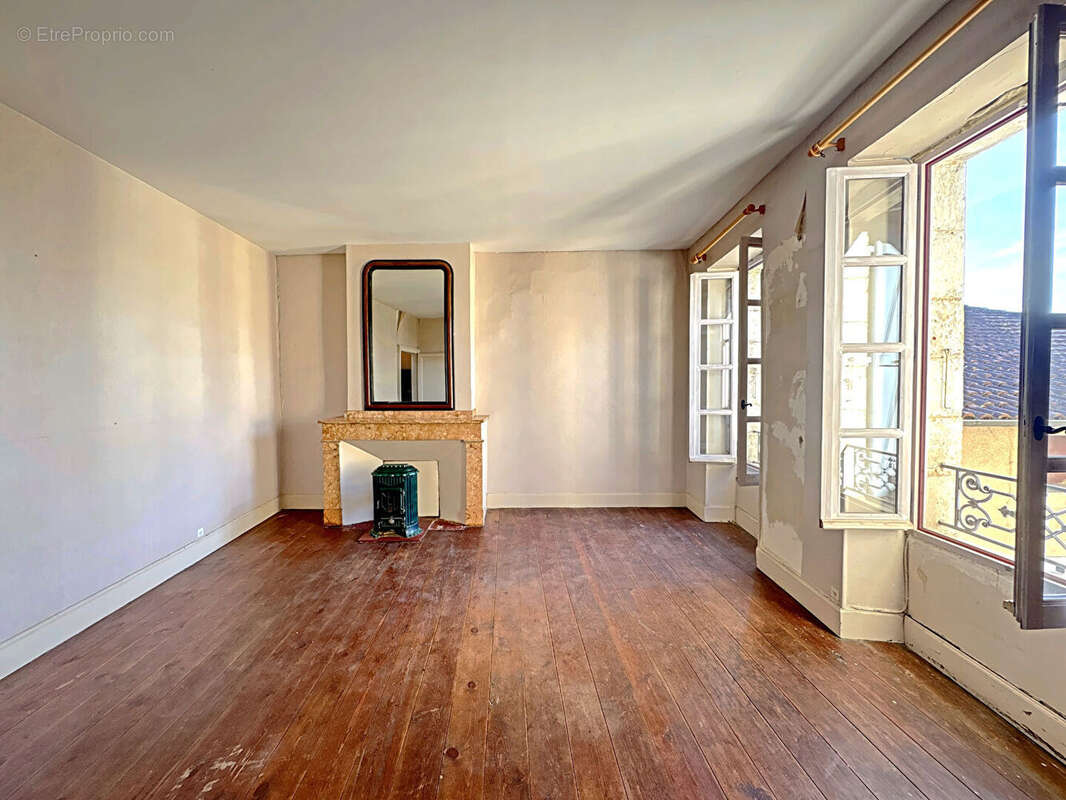Maison à MAUVEZIN