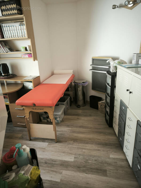 Commerce à MONTAREN-ET-SAINT-MEDIERS