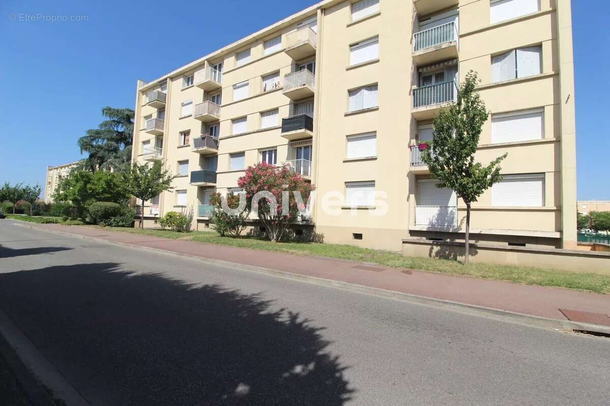 Appartement à GUILHERAND-GRANGES