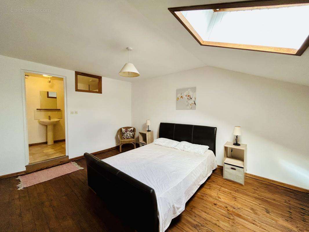 Propriété de Caractère avec Gîte, 6 chambres et Grange à Rén - photo 10