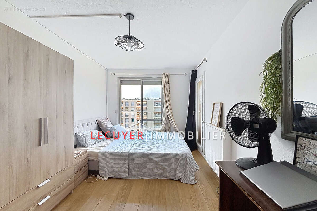 Appartement 67 m² à Antibes  - photo 4