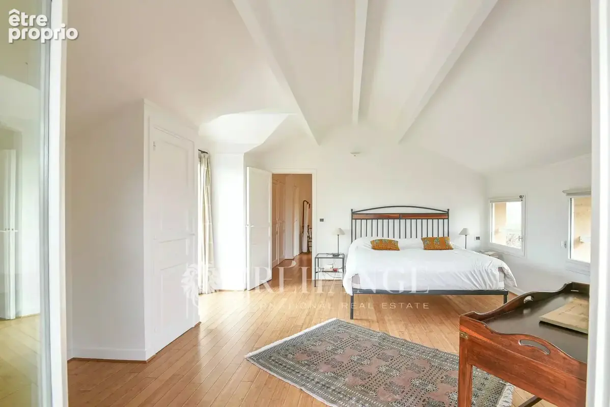 LE VESINET - LAC INFERIEUR - Maison familiale 262 m² - Jardin 1250m² - Piscine - photo 10