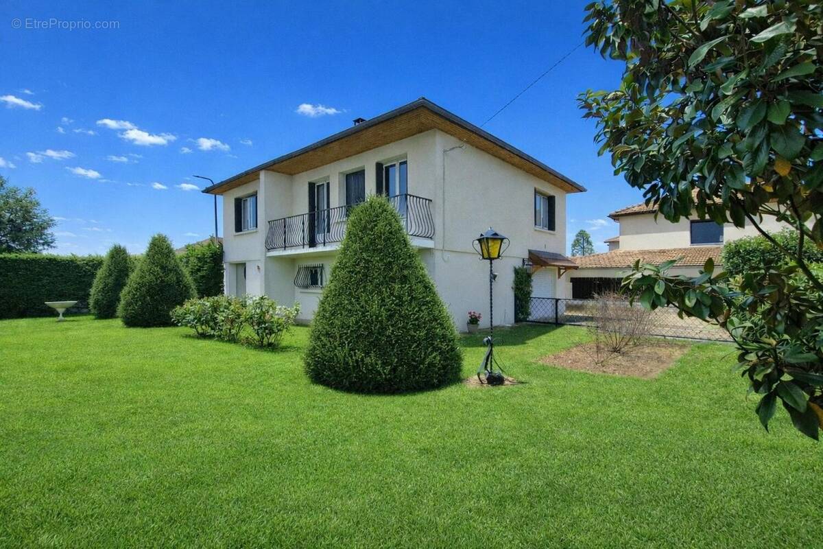 Photo 1 - Maison à SAINT-BONNET-DE-MURE
