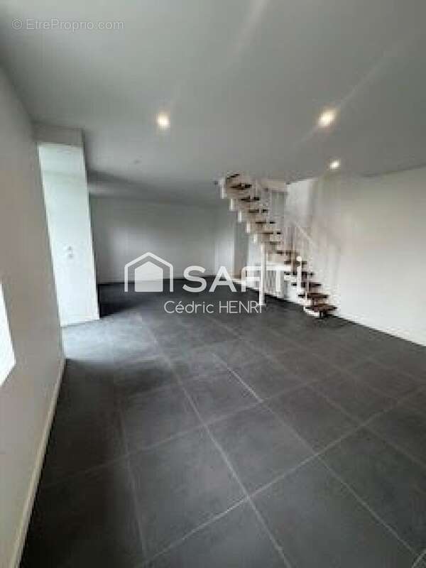 Maison 135 m² à Saint-Segal  - photo 2