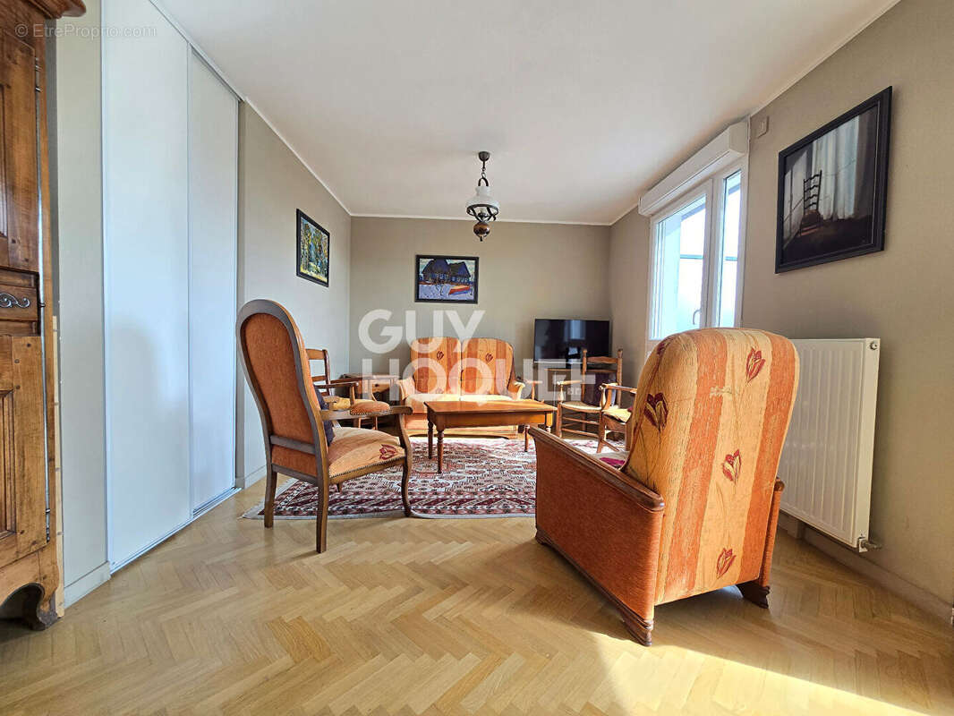 Appartement à BAGNEUX