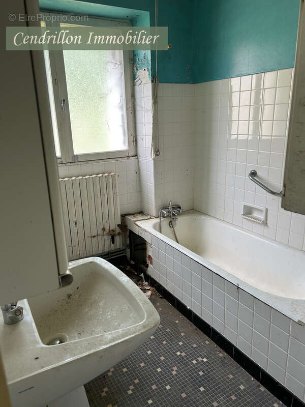 Projet de Rénovation : Ensemble Immobilier (2 Maisons + 2 Granges) sur 1537 m2 - photo 17