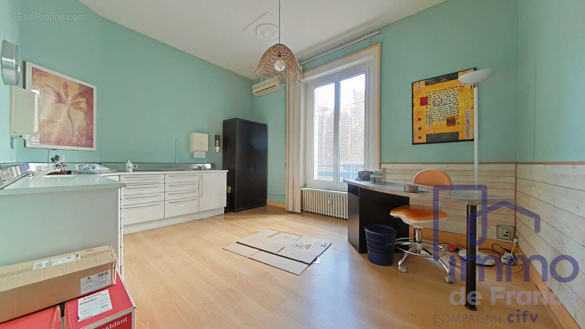 Appartement 93 m² à Saint-Etienne  - photo 2