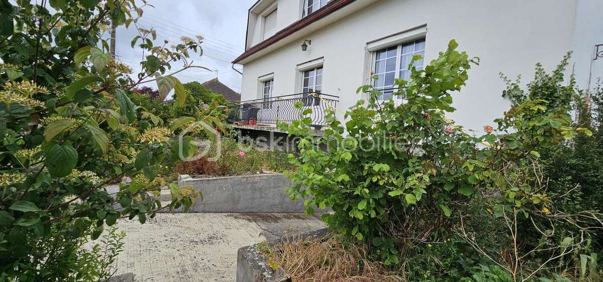 Maison à FLEURY-SUR-ORNE