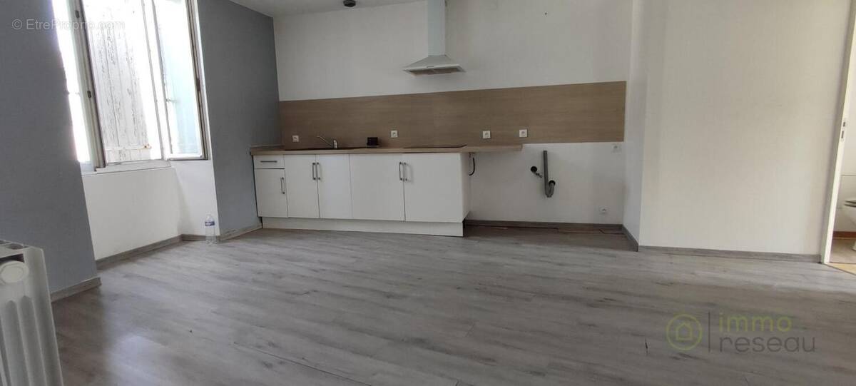 Appartement à SAINT-GENIS-DE-SAINTONGE