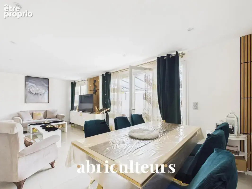 Maison familiale de plain pied - 5 chambres - 134 m²  - avec jardin, terrasse et 3 stationnements — Bezons - photo 8