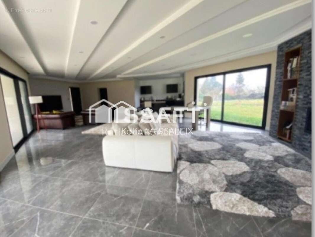 Photo 3 - Maison à SAINT-DENIS-DE-JOUHET