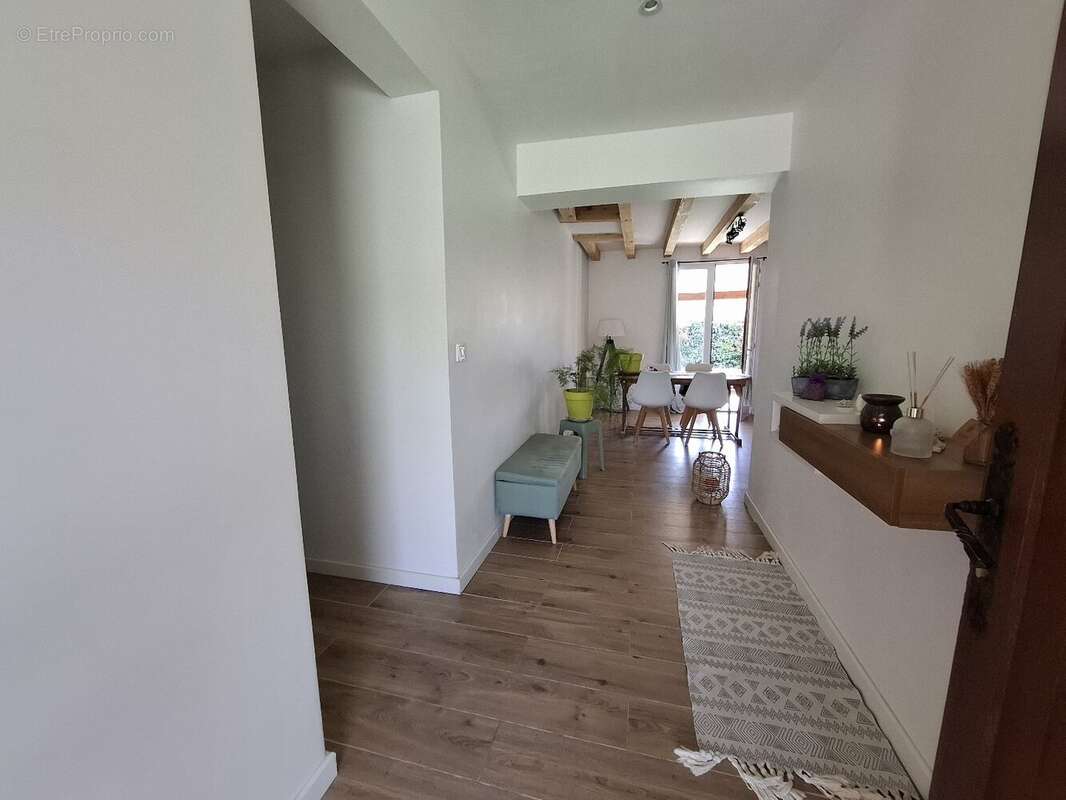 Maison à AMBARES-ET-LAGRAVE