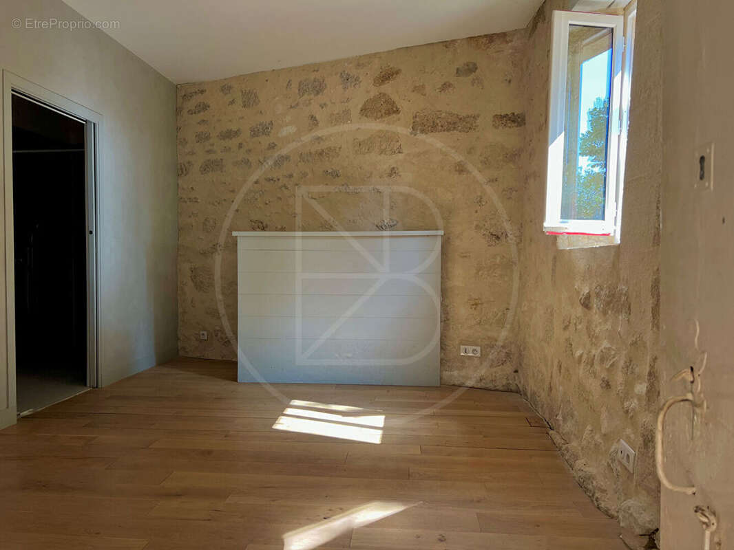 Maison à SAINT-EMILION