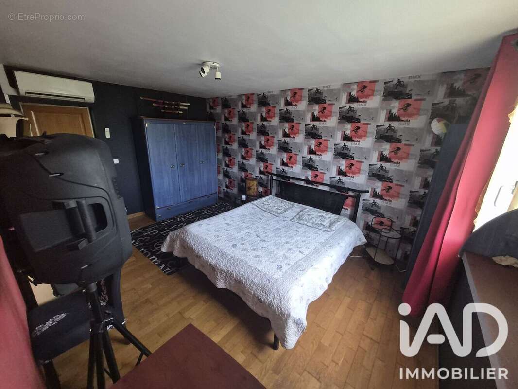 Maison 270 m² à Veron  - photo 4