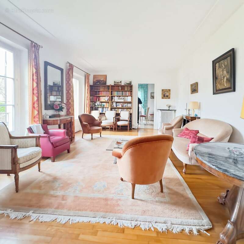 Maison à LES PAVILLONS-SOUS-BOIS