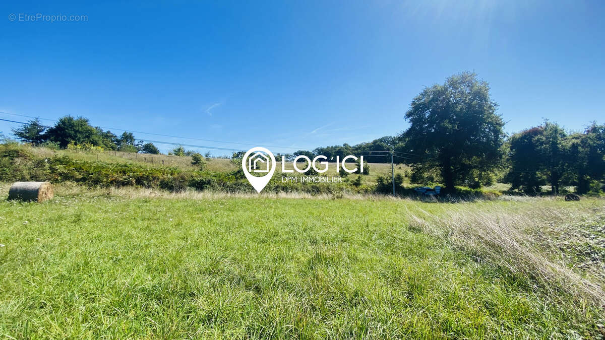 Terrain constructible 1 818 m2 non viabilisé - photo 9