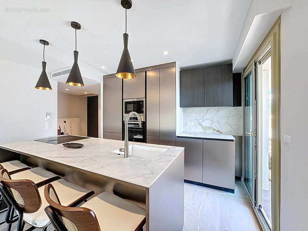 Appartement 96 m² à Le Cannet  - photo 4