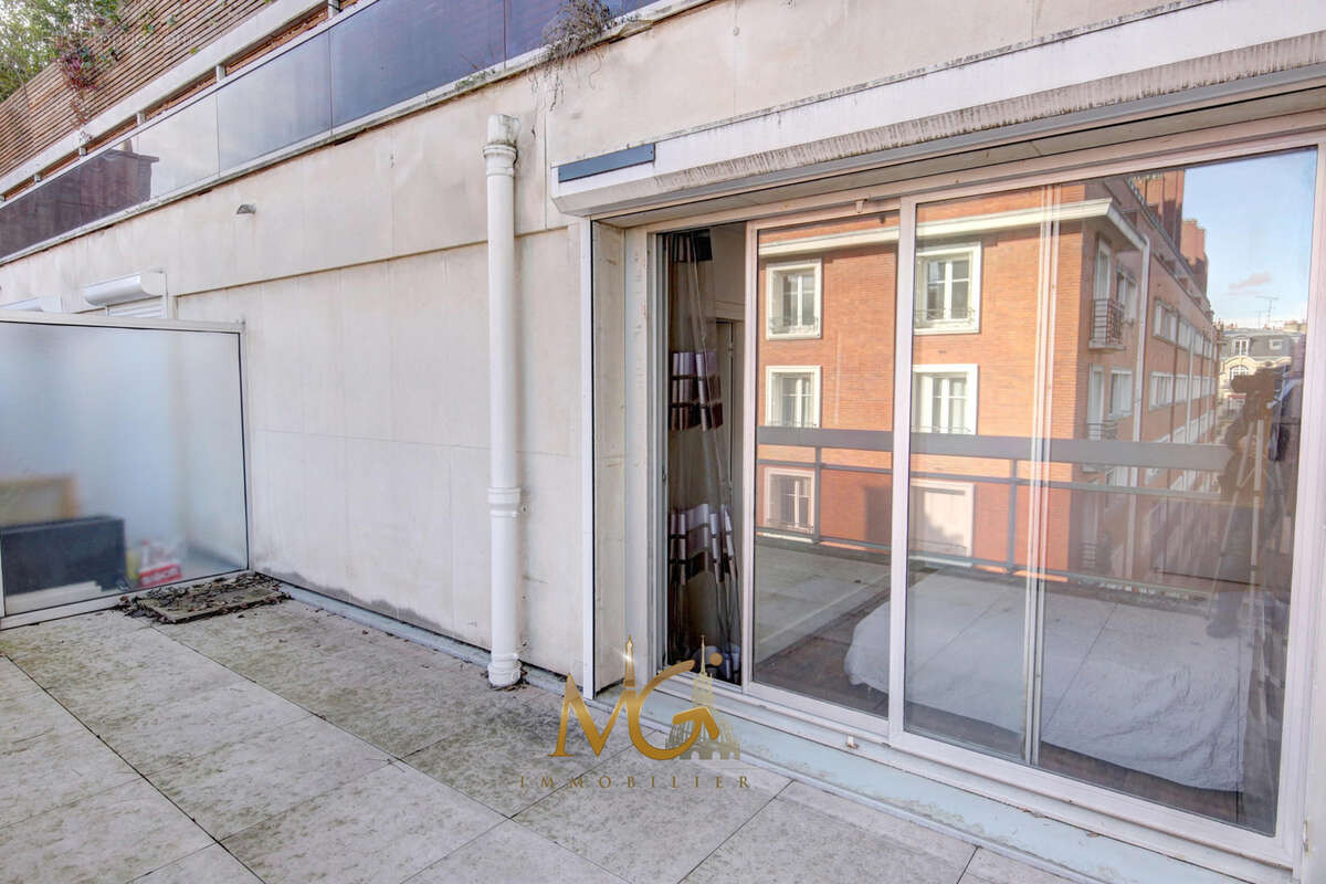 Appartement à PARIS-17E