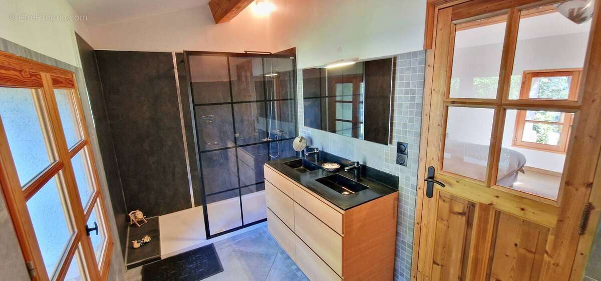 Autre à SAINT-RAPHAEL