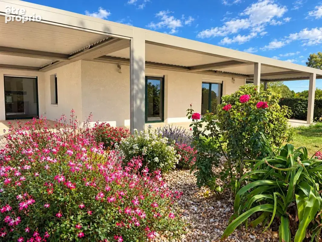 Photo Maison à Remouille au prix de 294 520€