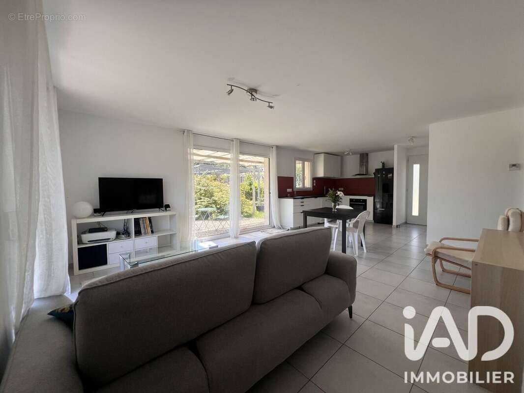 Maison 69 m² à La Rochette  - photo 4