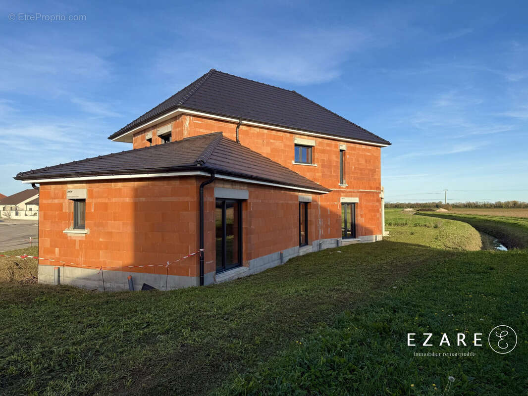 Maison 220 m² à Varois-Et-Chaignot  - photo 4