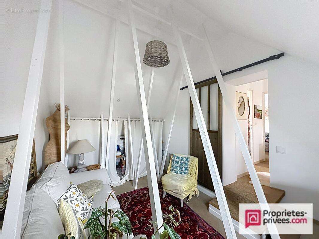Coup de coeur à Touques ? Maison de 100 m² rénovée avec jardin intimiste et garage à 5 min de Deauville - photo 14