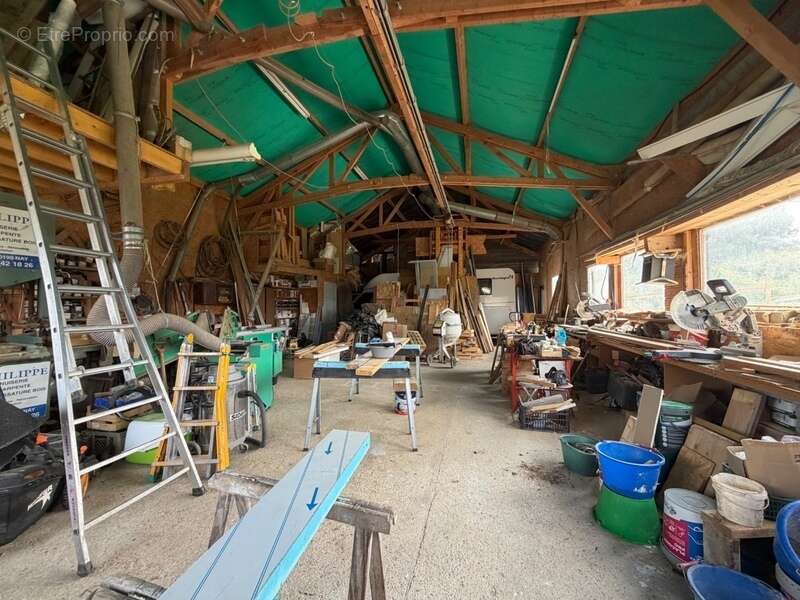 À quelques minutes de Périers – Propriété avec habitation familiale, hangar professionnel et bureaux sur 4 104 m² (50) - photo 5