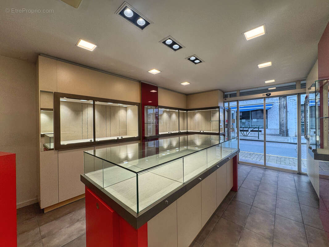 Commerce à SAINT-PALAIS