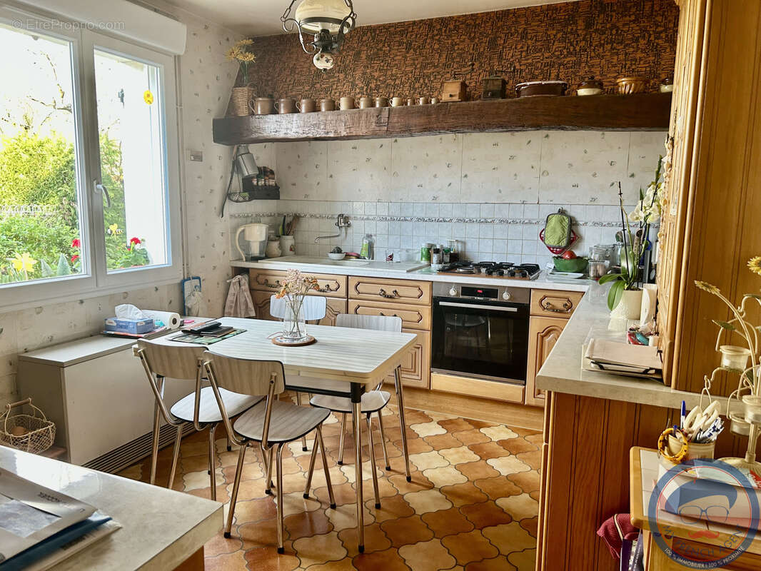 Maison à LA VILLE-AUX-DAMES