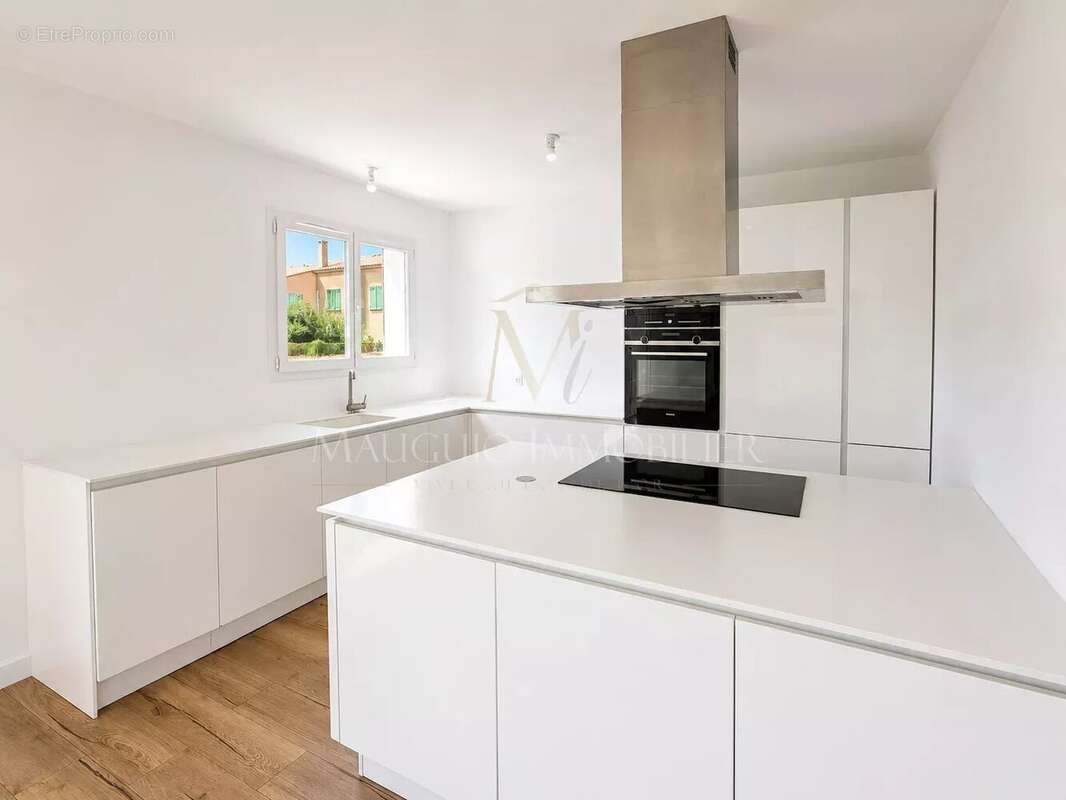 Villa F4 de plain-pied sur 670m² de terrain - photo 2