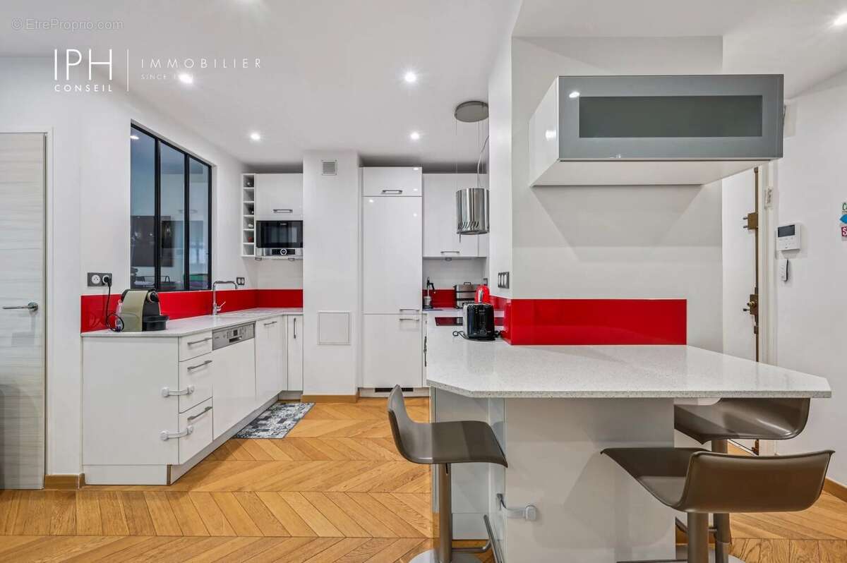 Appartement à NEUILLY-SUR-SEINE