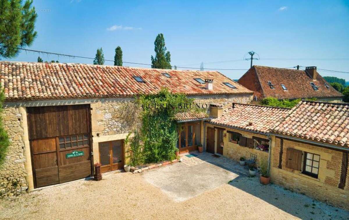 Maison à COURS-DE-PILE