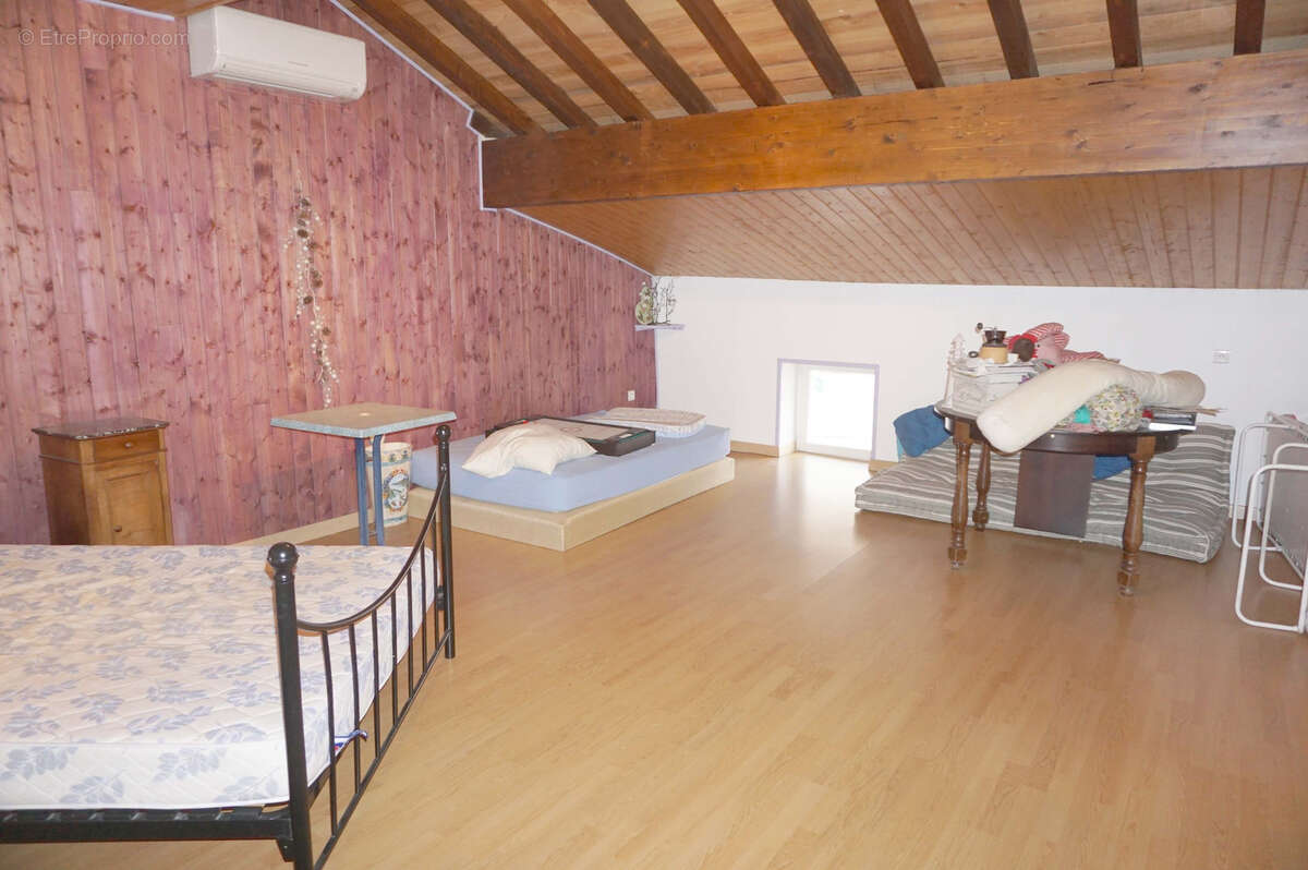 Appartement à MATOUR