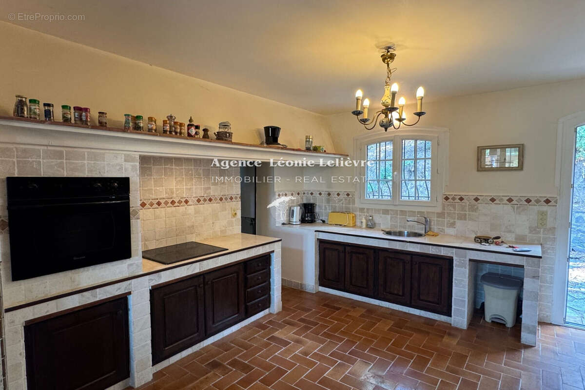 Maison à LES ISSAMBRES