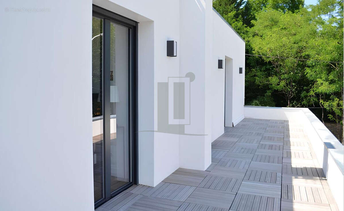 Villa contemporaine de180 m² avec piscine, quartier calme - photo 14