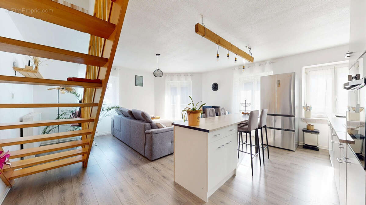 Appartement à HYEVRE-PAROISSE
