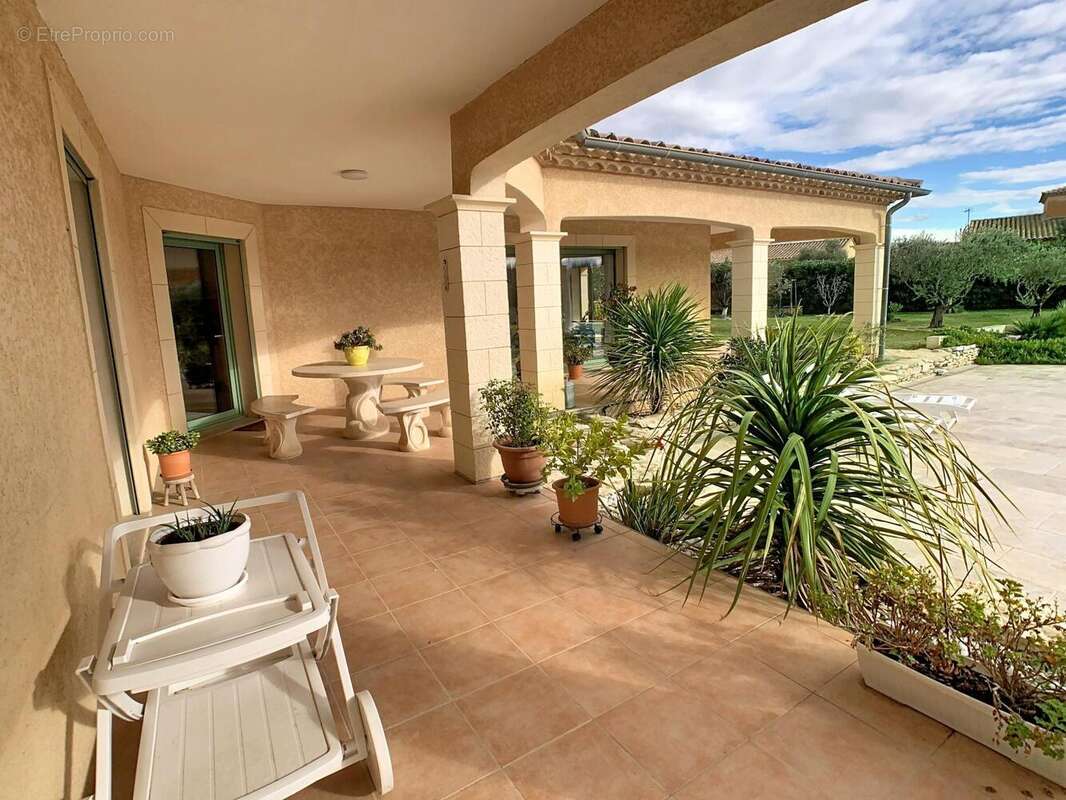 Photo 2 - Maison à BELLEGARDE