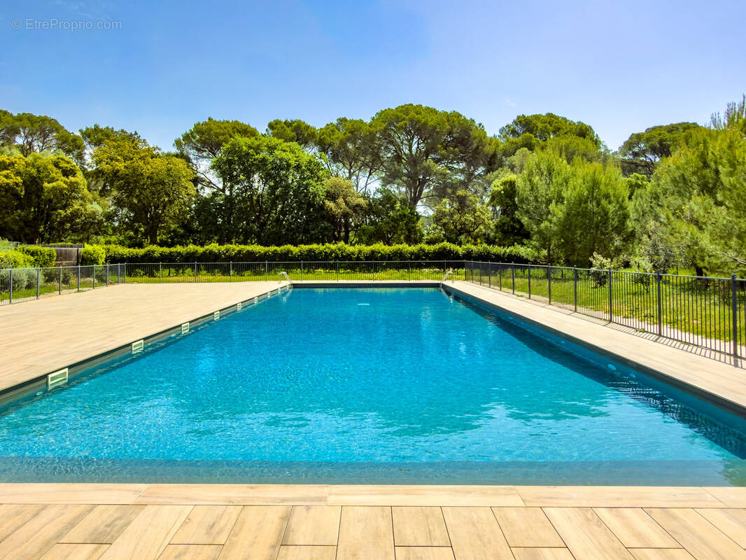 Appartement à LA LONDE-LES-MAURES