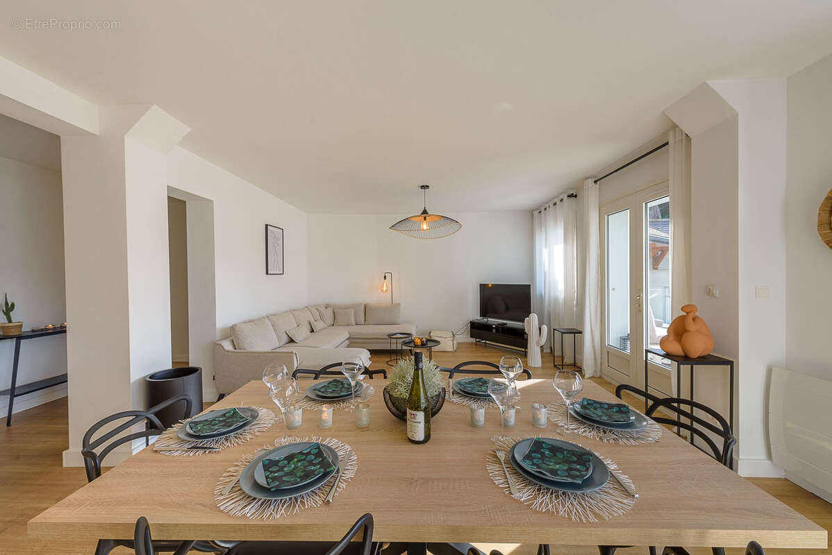 Appartement à VEYRIER-DU-LAC