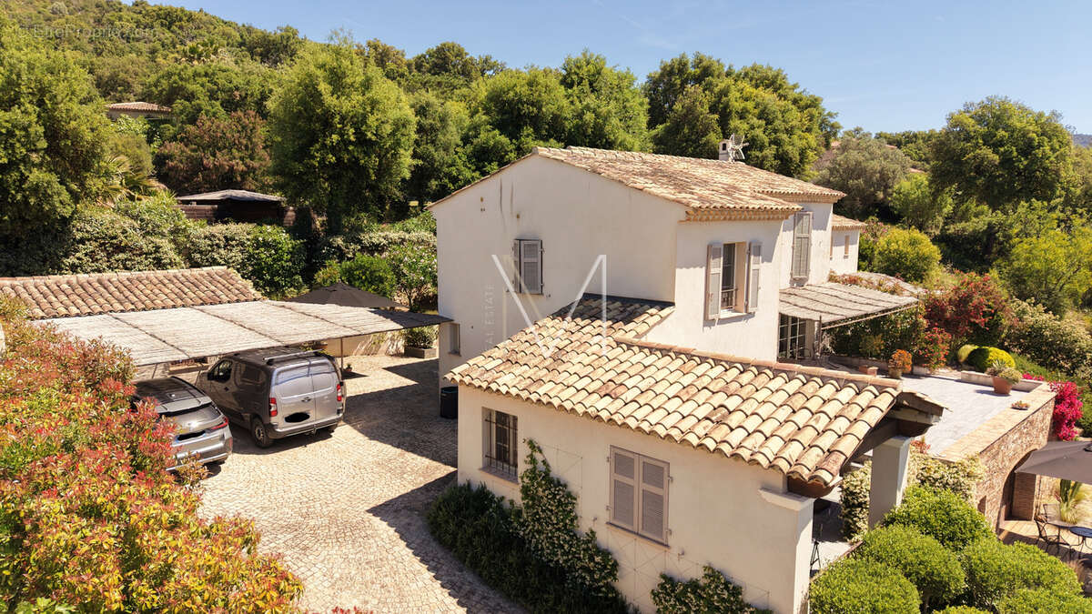 Maison à PLAN-DE-LA-TOUR