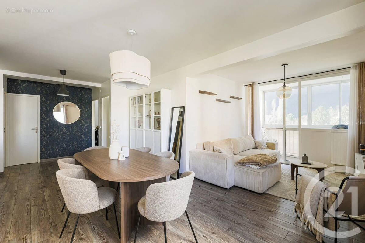 Appartement à SASSENAGE