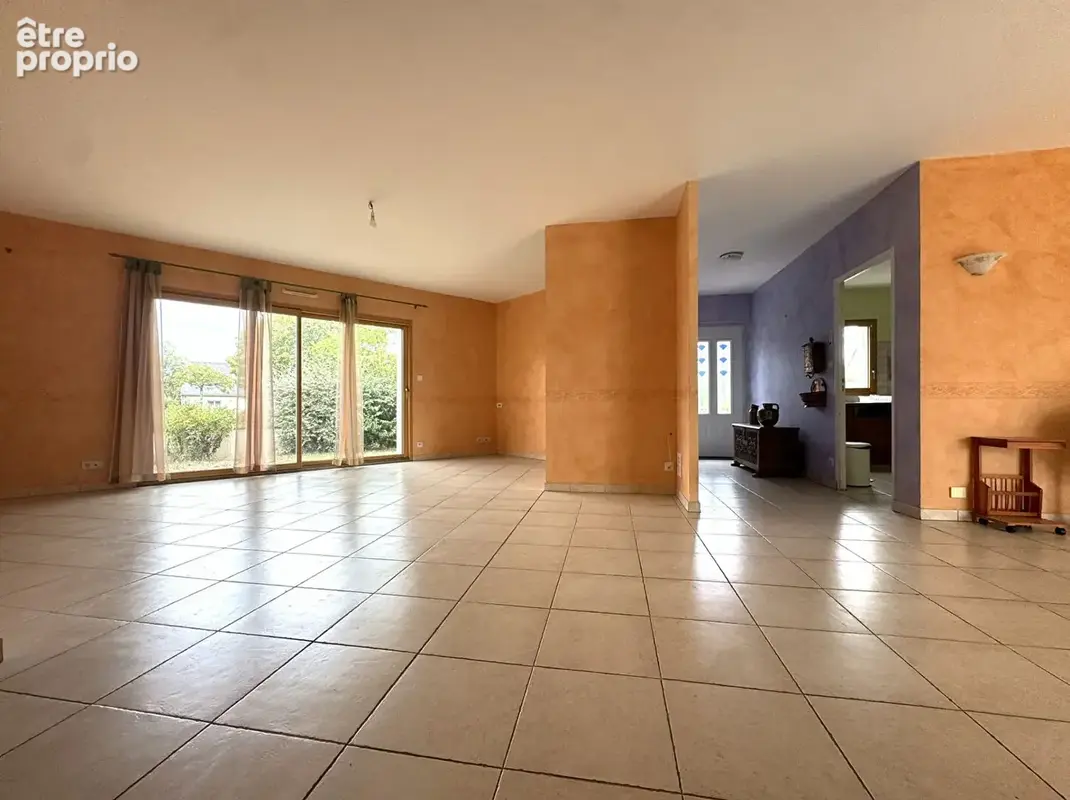 Maison familiale à Saint-Jean-De-Linières _192.4 m2 _ - photo 3