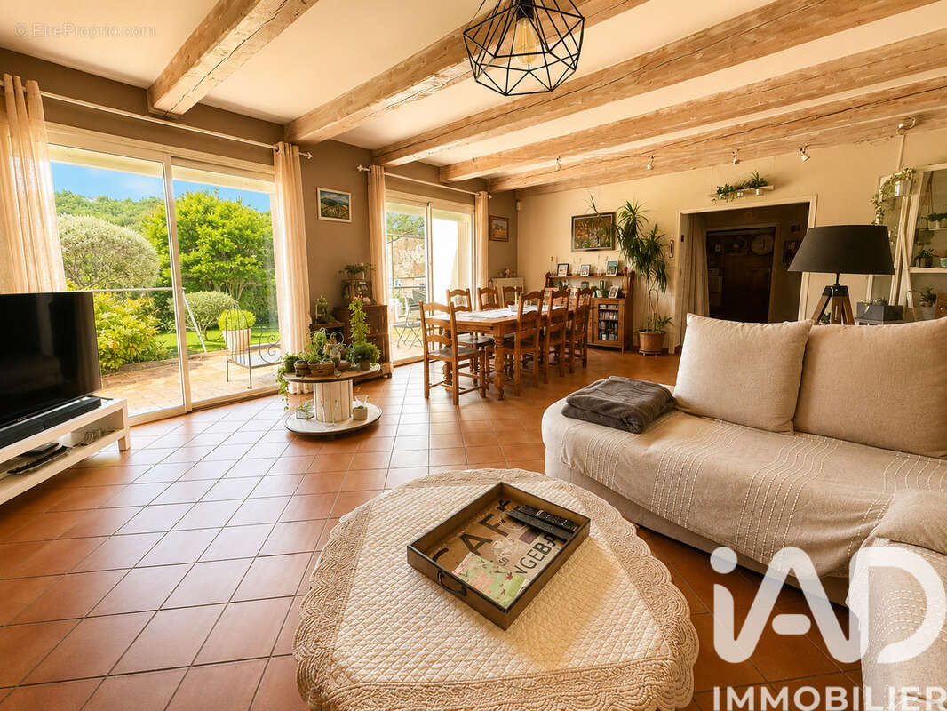 Maison 162 m² à Malemort-Du-Comtat  - photo 5