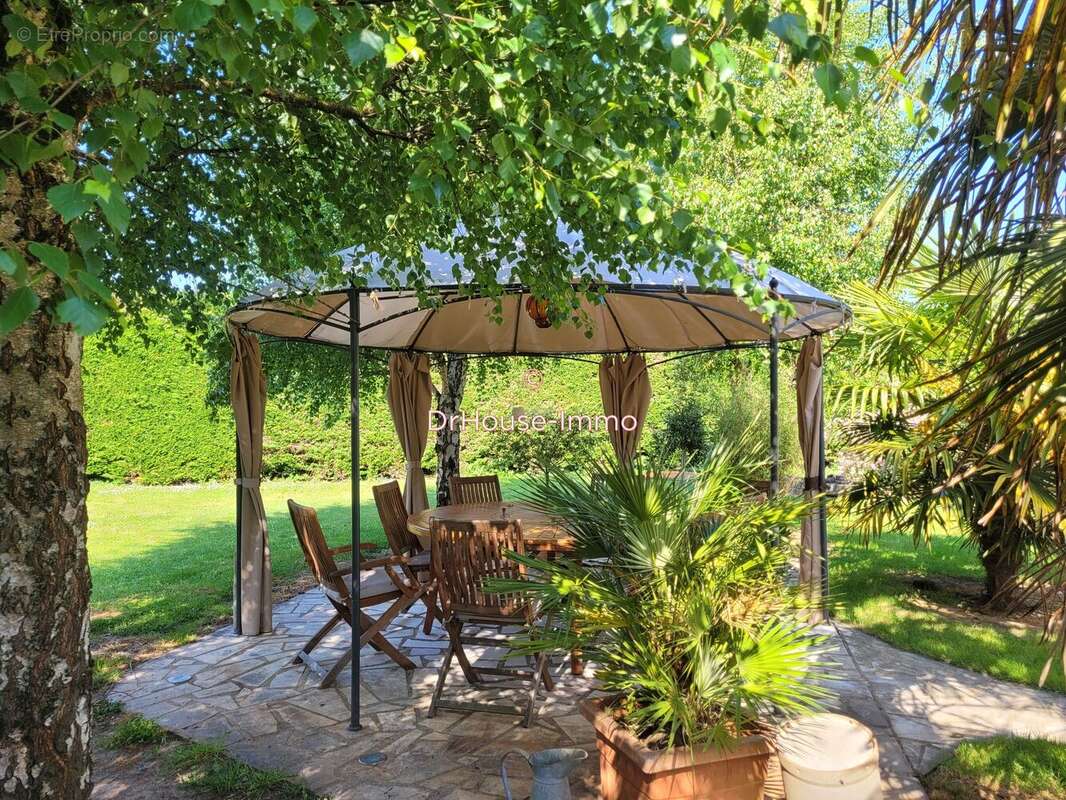 Maison à LA SELLE-SUR-LE-BIED