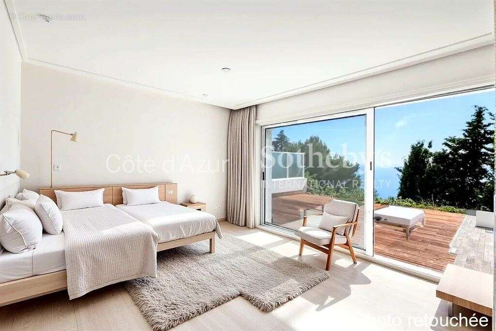 Appartement à LA TURBIE