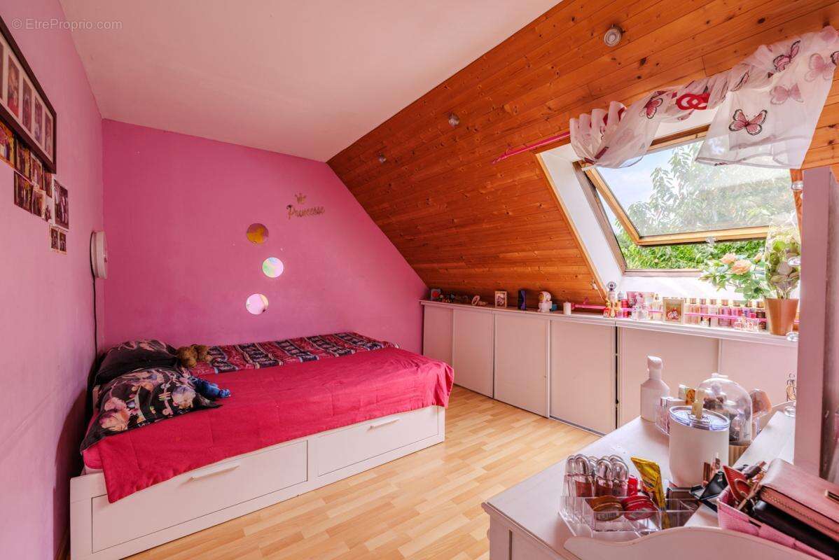 Maison à BONNIERES-SUR-SEINE