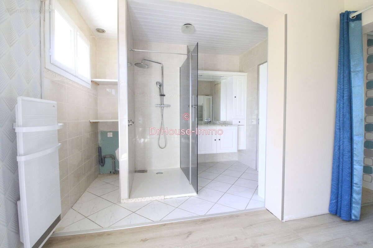 Maison à SAINT-PIERRE-DES-FLEURS