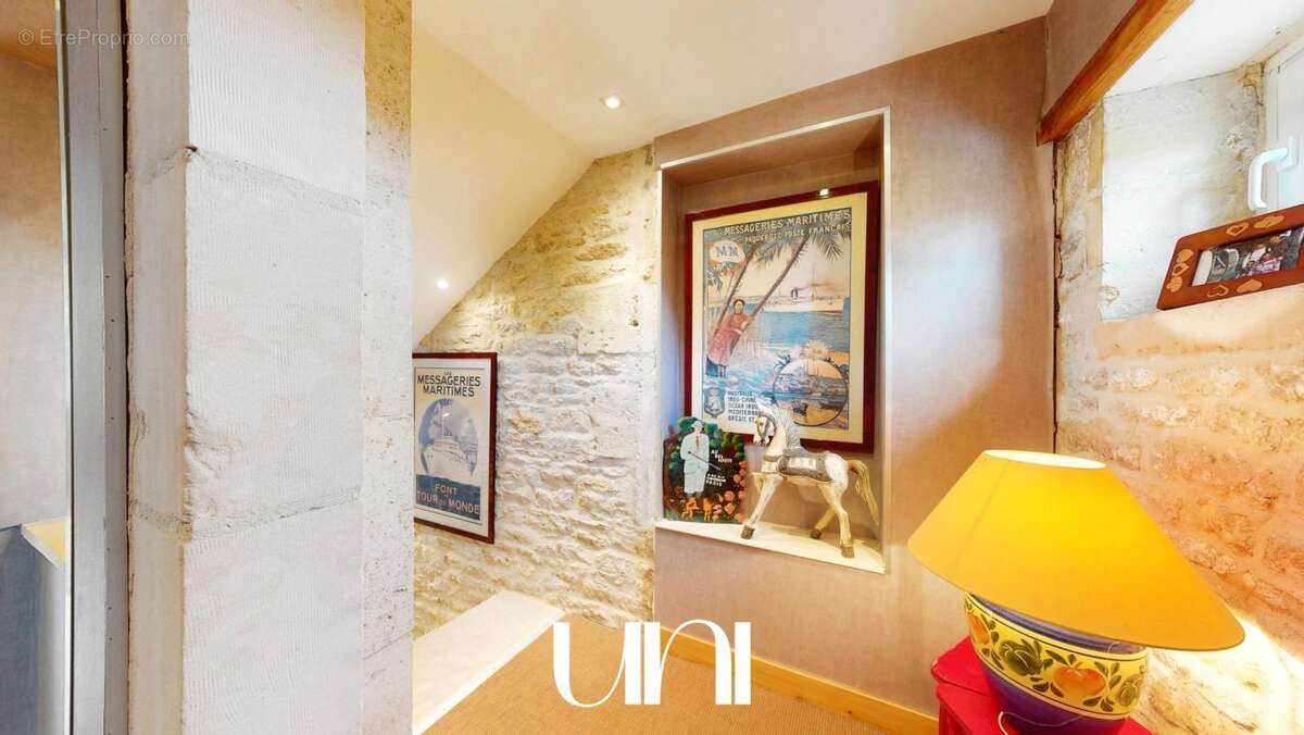 Maison à SAINTE-CROIX-SUR-MER